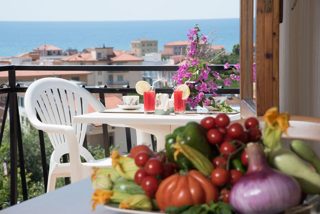 Residence Oleandro Pietra Ligure Room photo